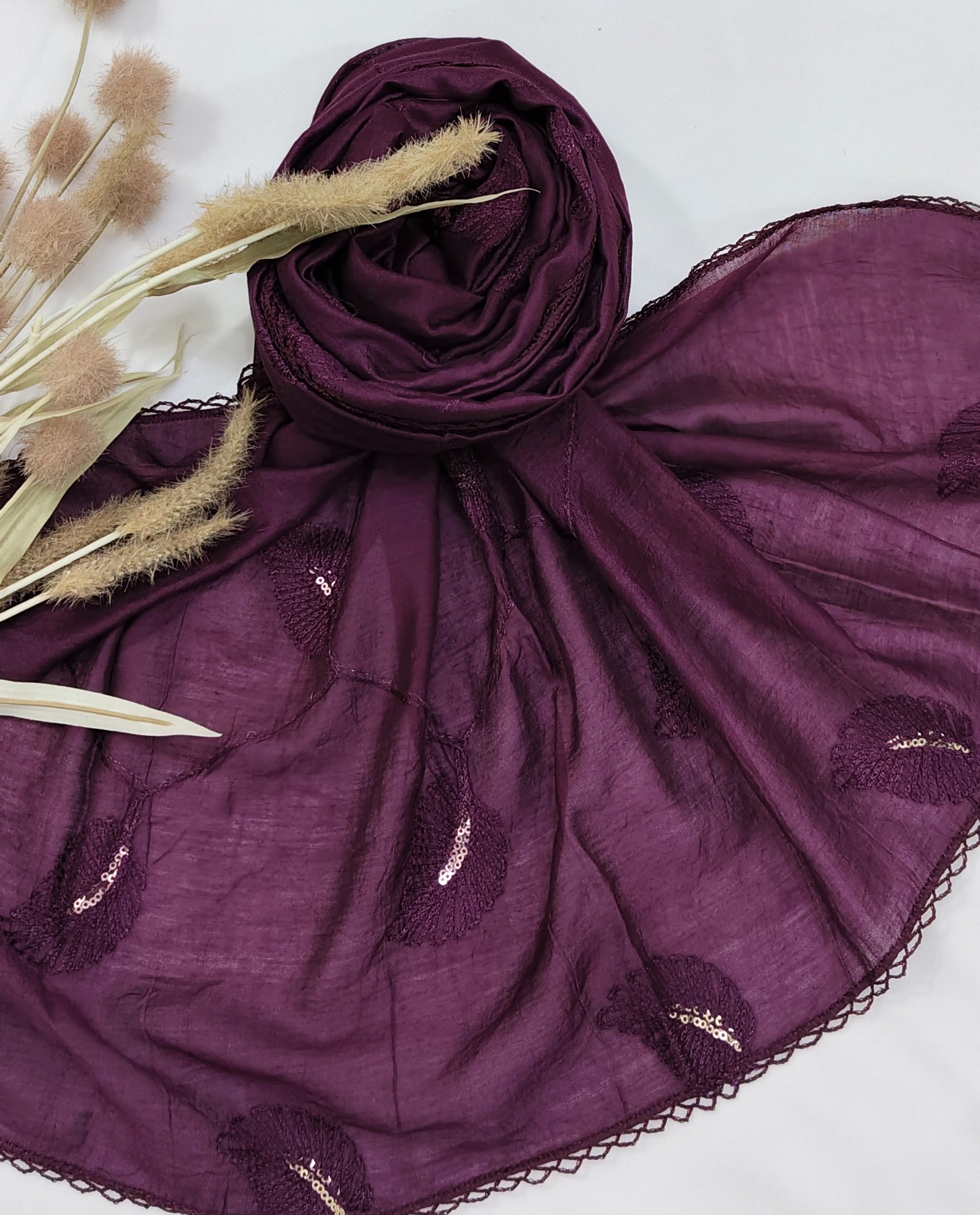 Cotton Gadhwal Crochet with Embroider Leaves Hijab Cotton Gadhwal Crochet with Embroider Leaves Hijab