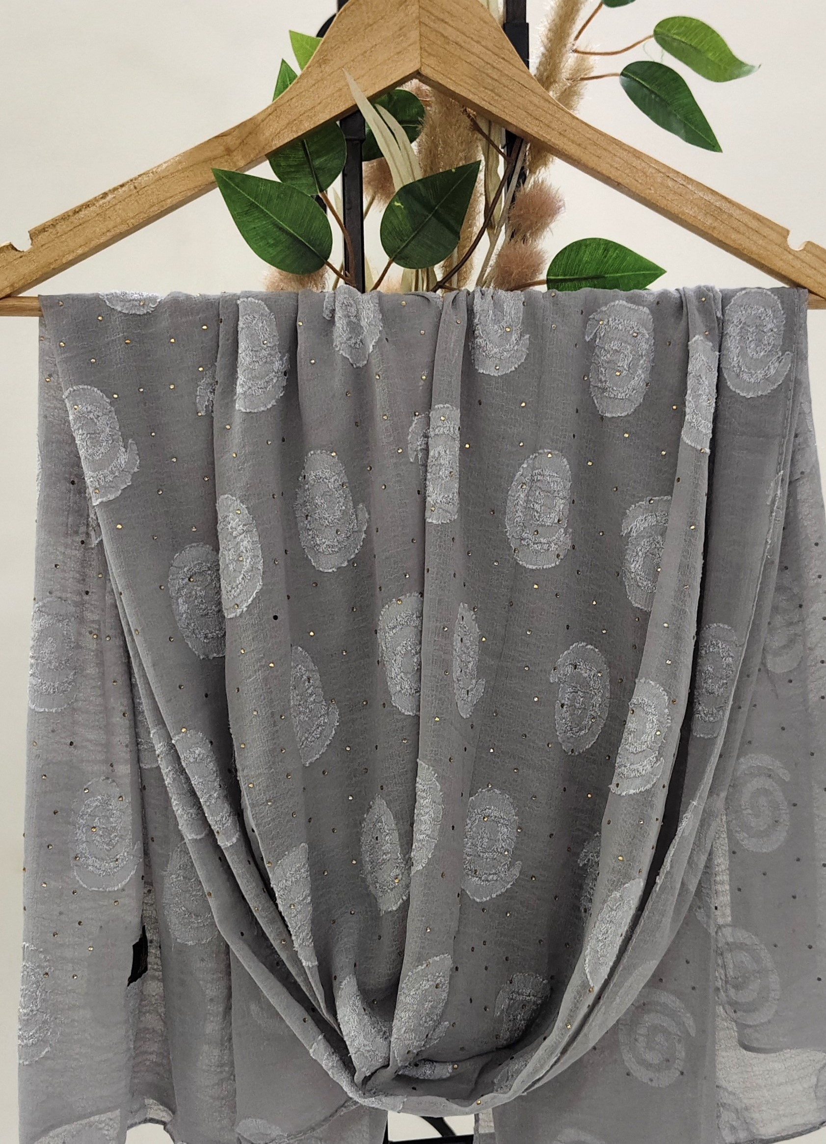 Premium Chiffon Butti With Stones Hijab Premium Chiffon Butti With Stones Hijab