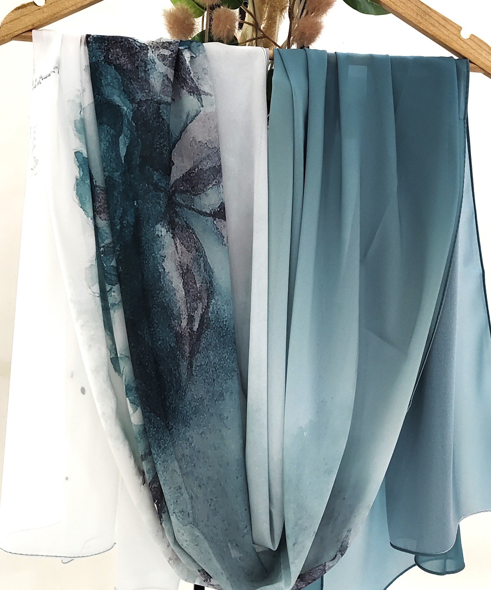 Premium Malaysian Heavy Chiffon MultiColor Hijab Premium Malaysian Heavy Chiffon MultiColor Hijab
