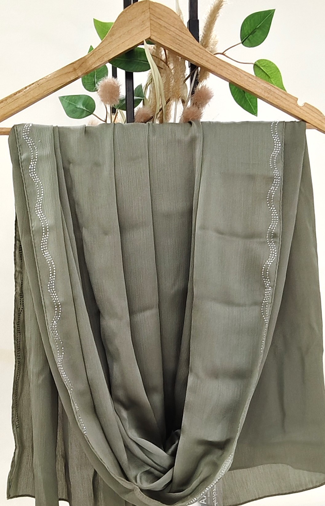 Premium Malaysian Munna Satin With Scalloped stone Premium Malaysian Munna Satin With Scalloped stone