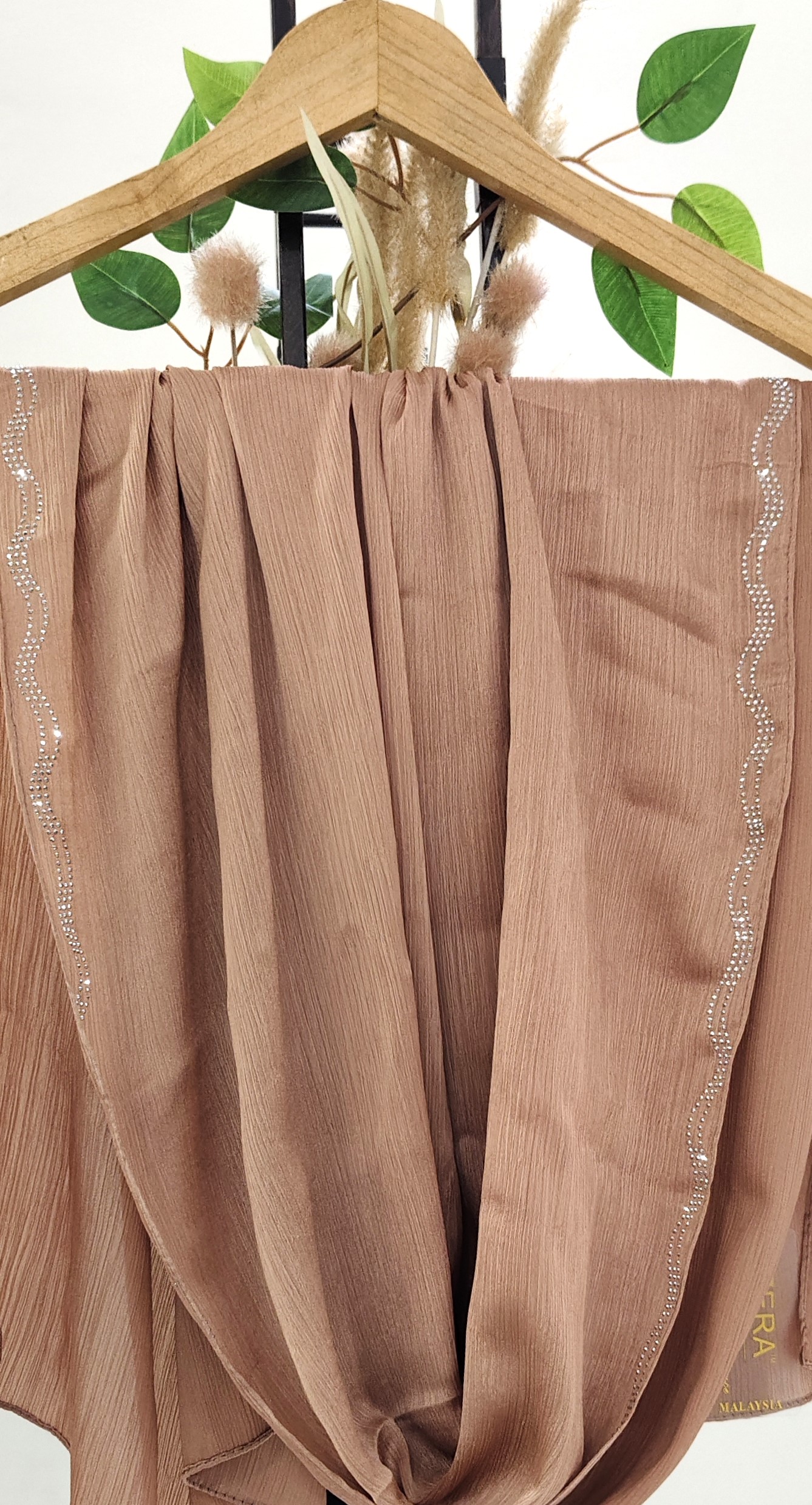Premium Malaysian Munna Satin With Scalloped stone Premium Malaysian Munna Satin With Scalloped stone
