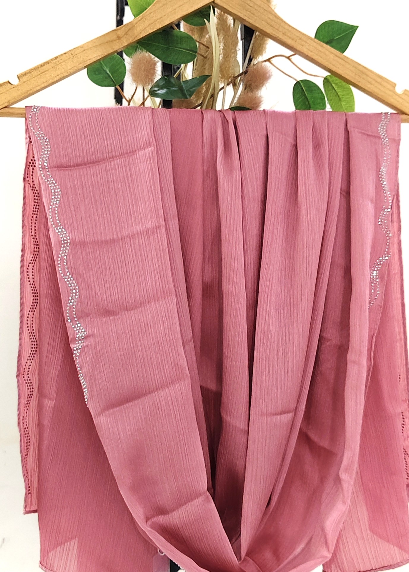 Premium Malaysian Munna Satin With Scalloped stone Premium Malaysian Munna Satin With Scalloped stone