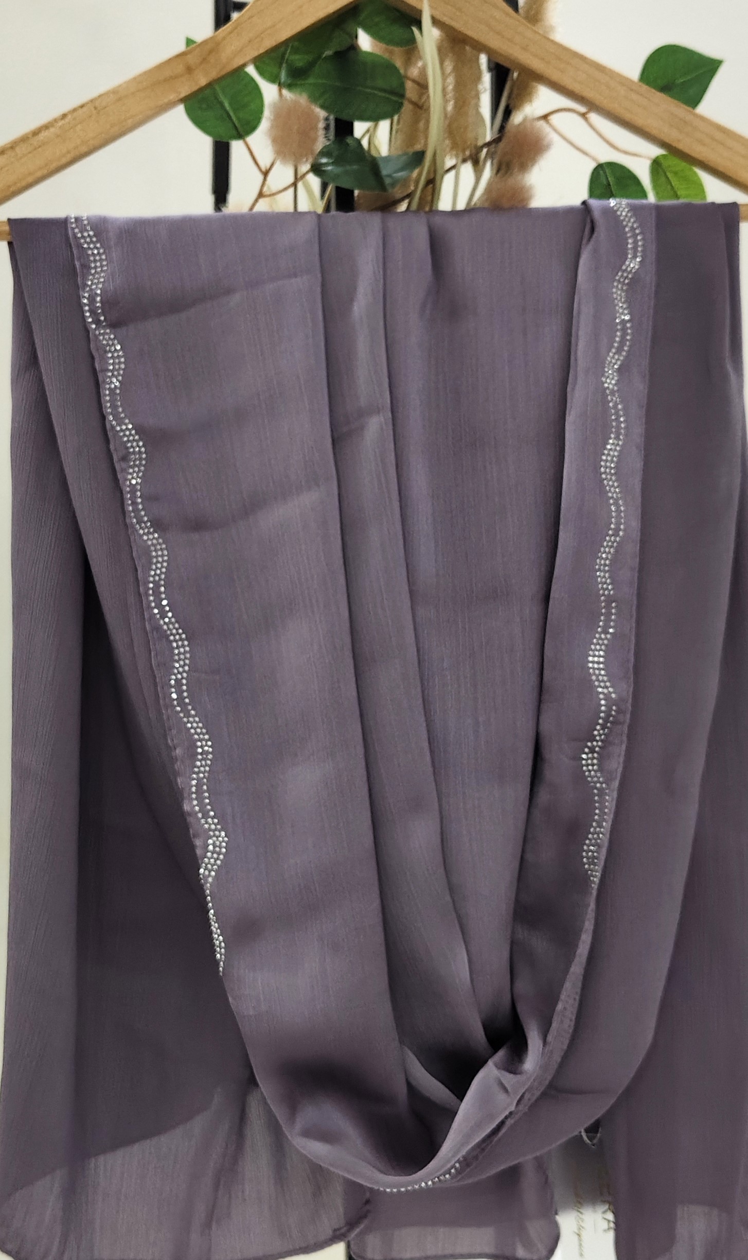 Premium Malaysian Munna Satin With Scalloped stone Premium Malaysian Munna Satin With Scalloped stone