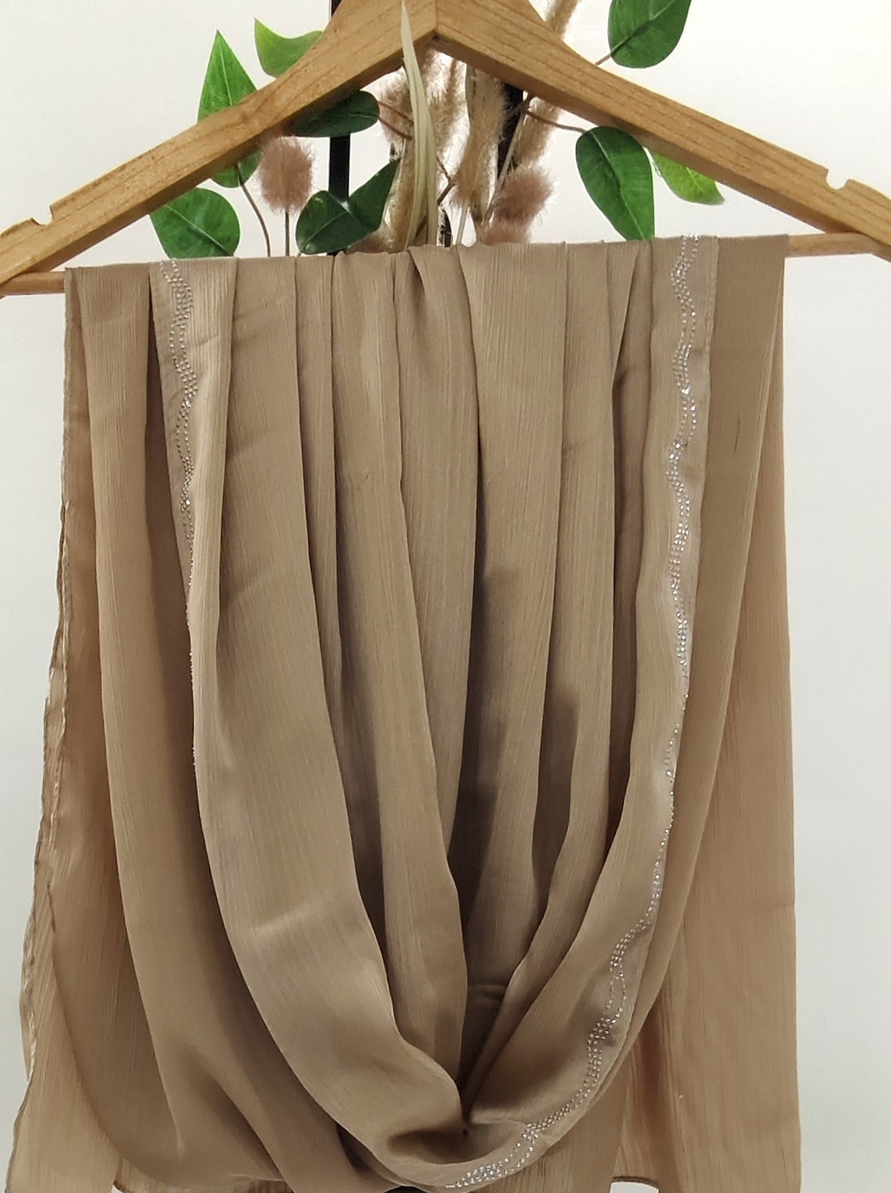 Premium Malaysian Munna Satin With Scalloped stone Premium Malaysian Munna Satin With Scalloped stone