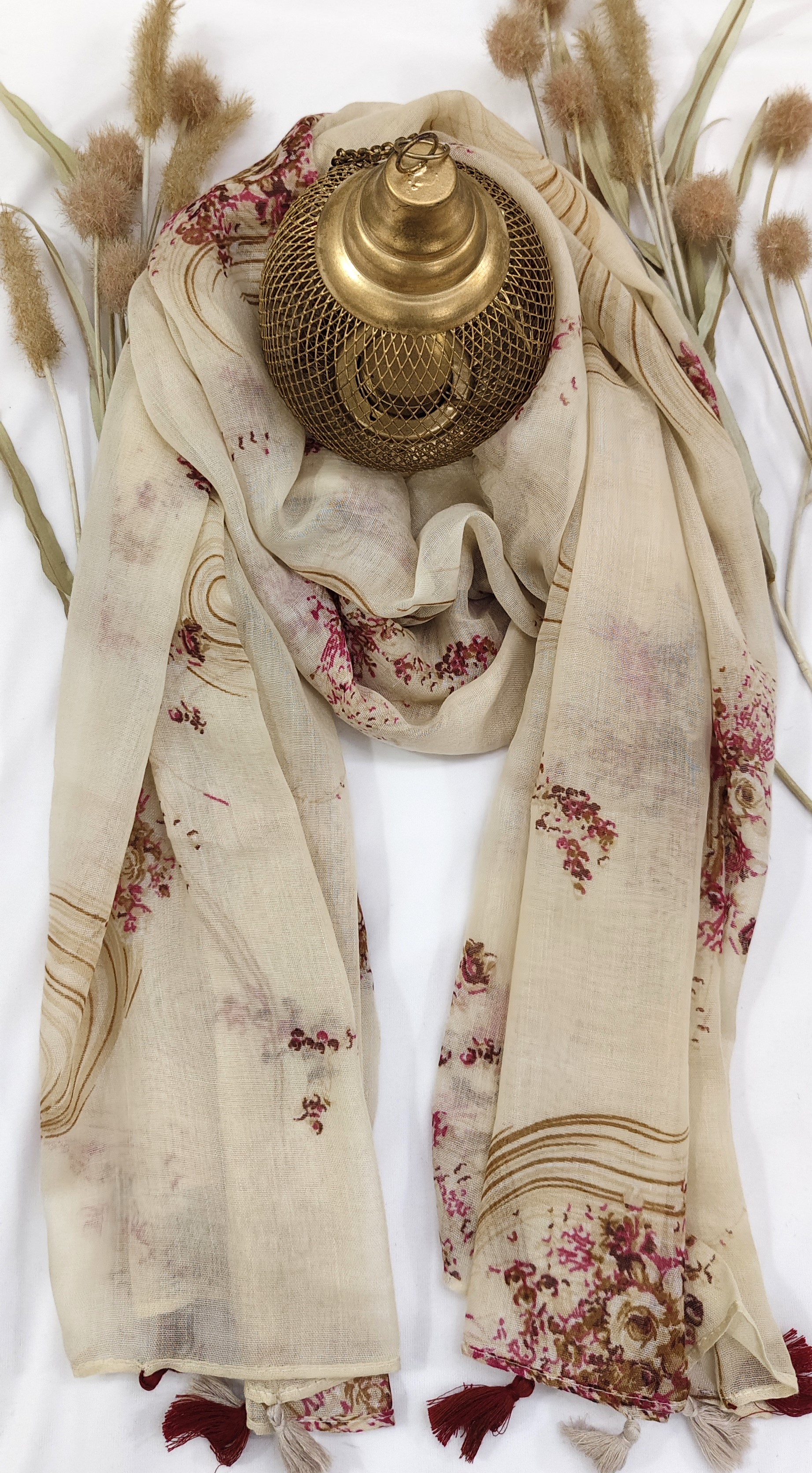 Cotton Floral Line Print Hijab With Tassels Cotton Floral Line Print Hijab With Tassels