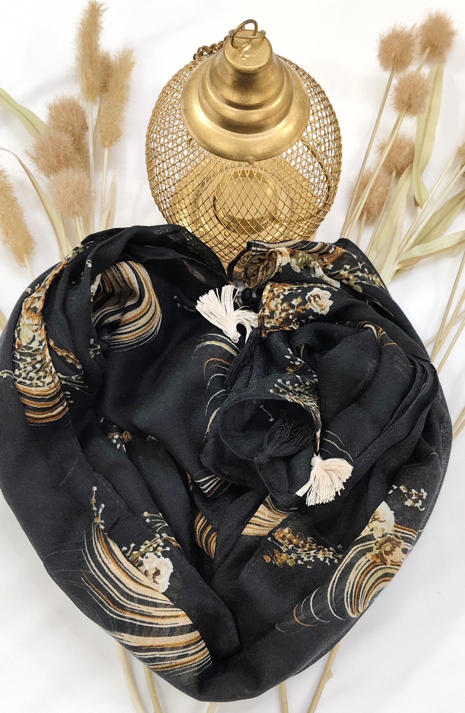 Cotton Floral Line Print Hijab With Tassels Cotton Floral Line Print Hijab With Tassels