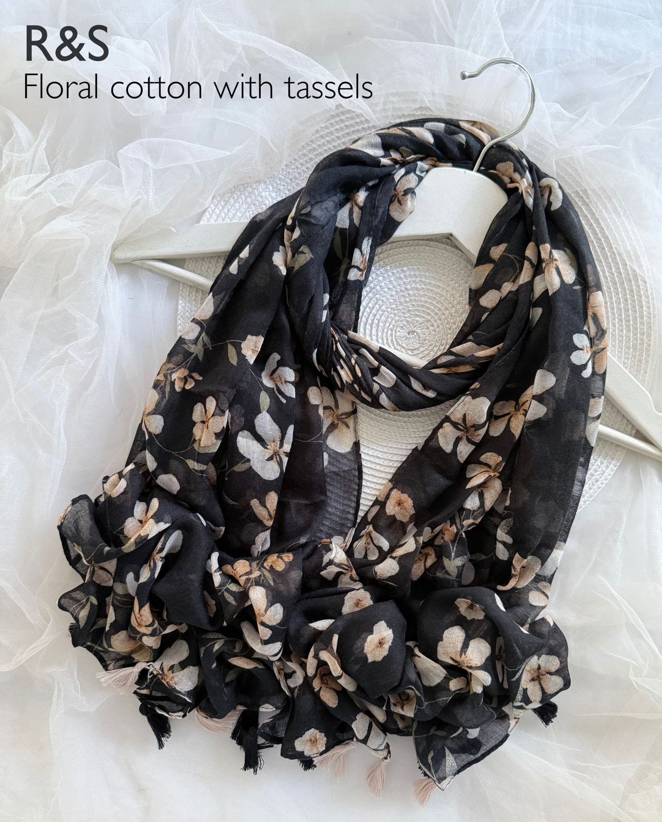 Cotton Floral Small Flower Print Hijab With Tassels - R&S Brand Cotton Floral Small Flower Print Hijab With Tassels - R&S Brand