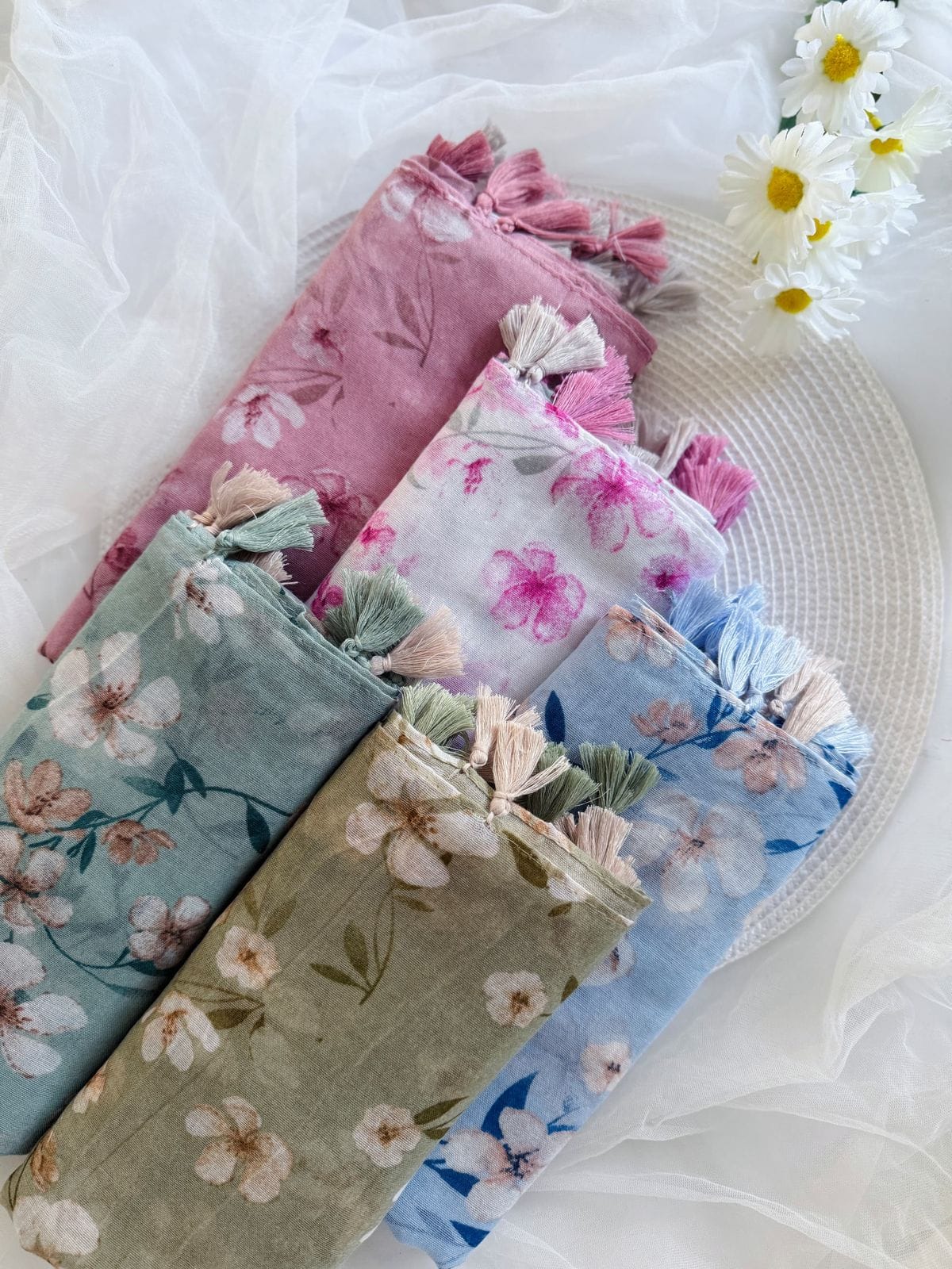 Cotton Floral Small Flower Print Hijab With Tassels - R&S Brand Cotton Floral Small Flower Print Hijab With Tassels - R&S Brand