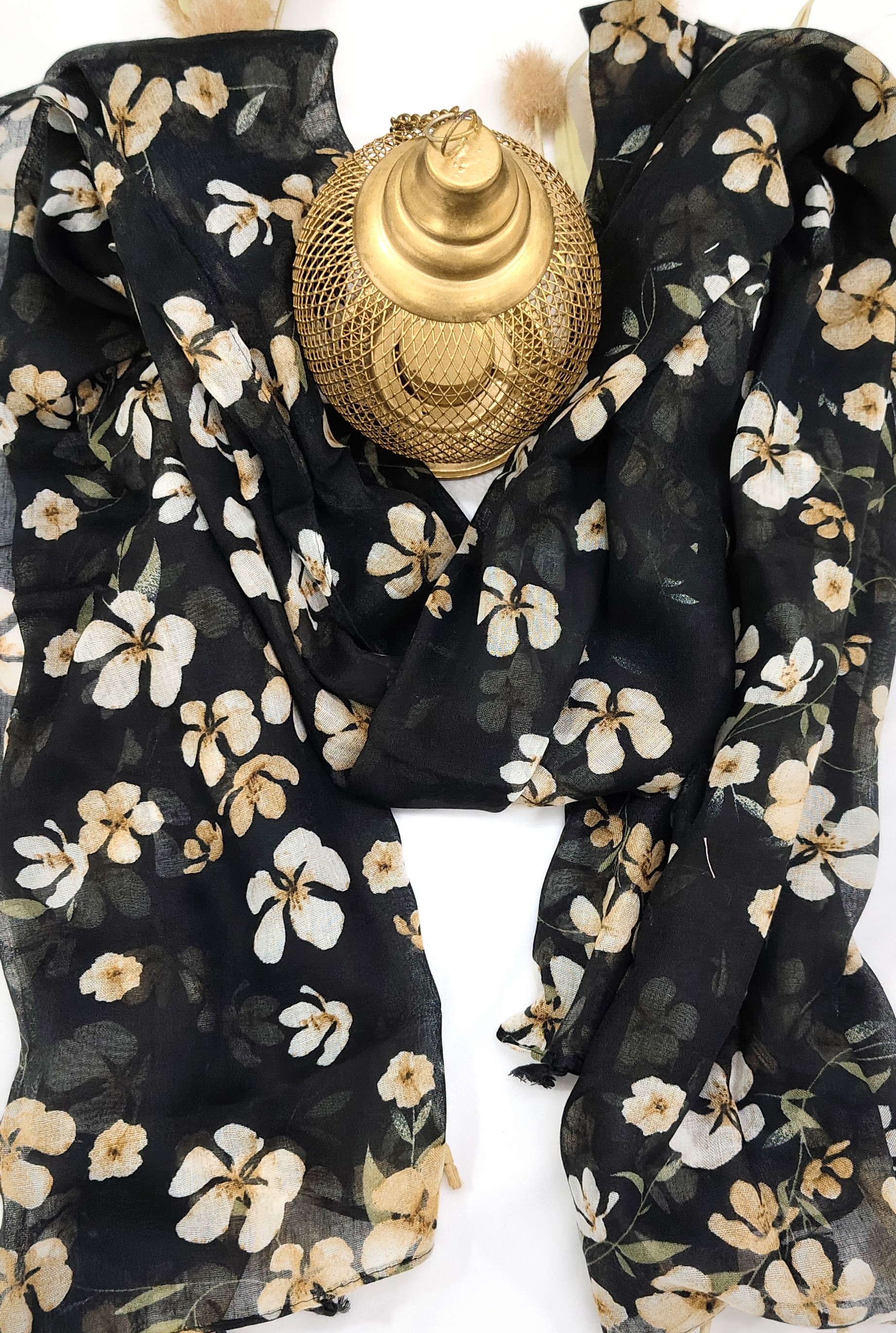 Cotton Floral Small Flower Print Hijab With Tassels - R&S Brand Cotton Floral Small Flower Print Hijab With Tassels - R&S Brand